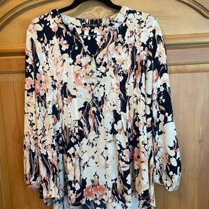 Roz & Ali Blue and White Asymmetrical 3/4 Sleeve Blouse